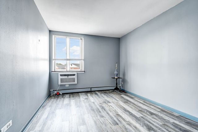 9740 S Pulaski Road 306, Oak Lawn, IL 60453