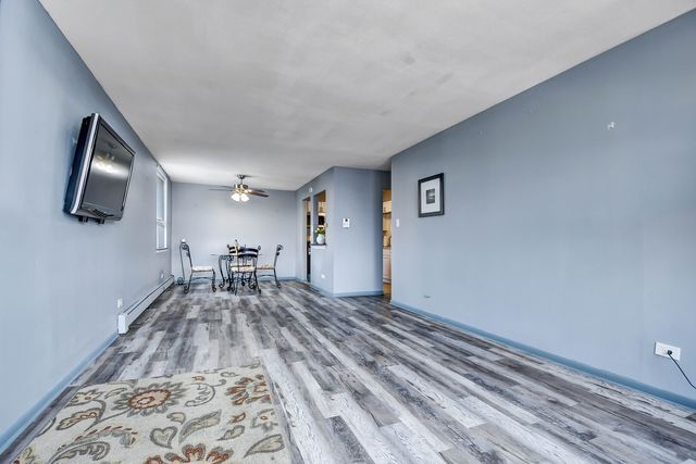 9740 S Pulaski Road 306, Oak Lawn, IL 60453