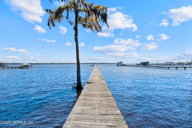 686 FREDERIC Drive, Fleming Island, FL 32003