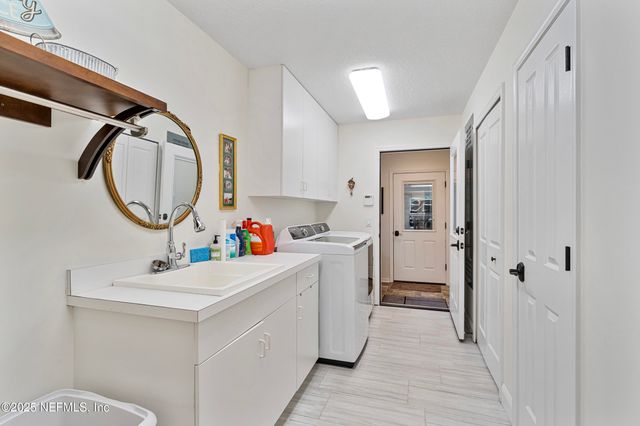 686 FREDERIC Drive, Fleming Island, FL 32003