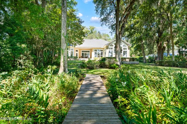 686 FREDERIC Drive, Fleming Island, FL 32003