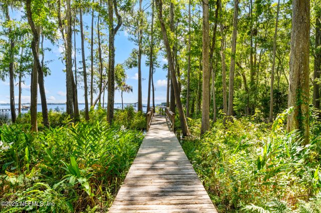 686 FREDERIC Drive, Fleming Island, FL 32003