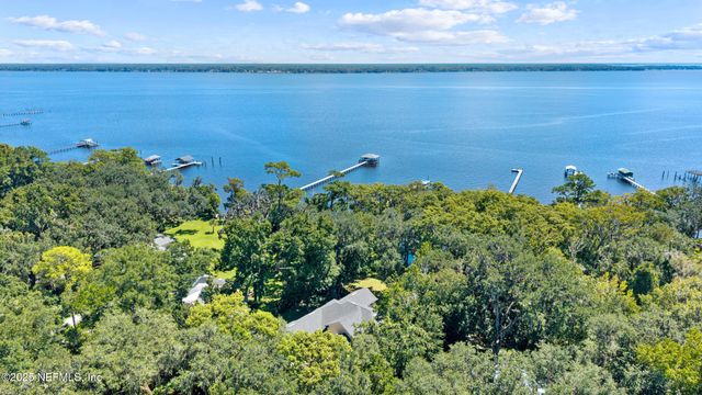 686 FREDERIC Drive, Fleming Island, FL 32003
