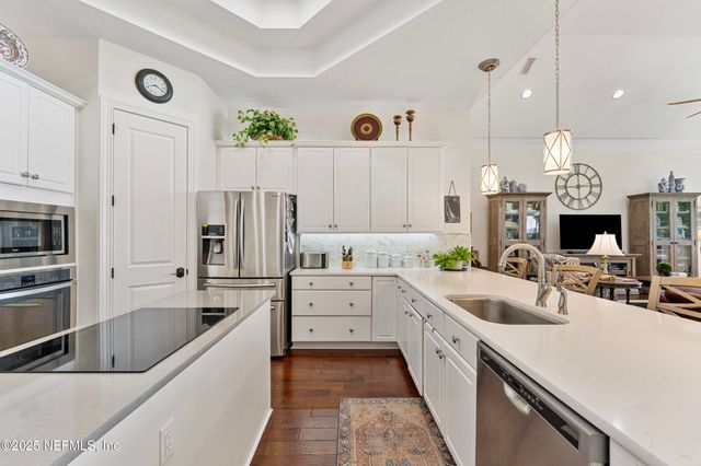686 FREDERIC Drive, Fleming Island, FL 32003