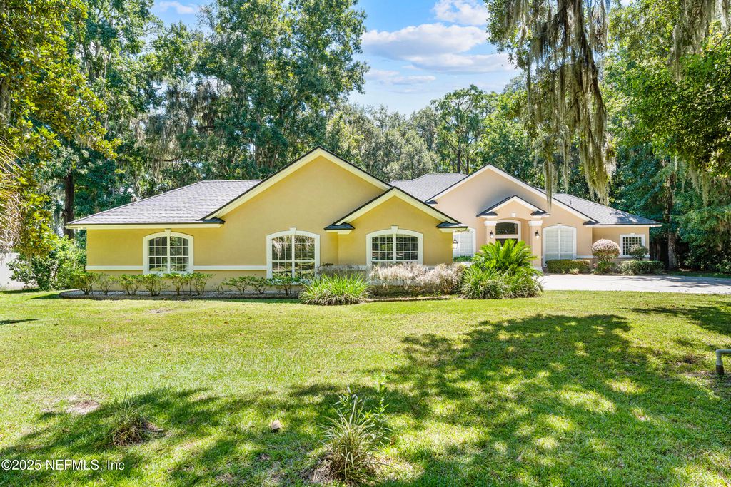 686 FREDERIC Drive, Fleming Island, FL 32003