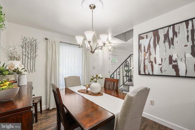 5570 SAINT CHARLES DR, Woodbridge, VA 22193