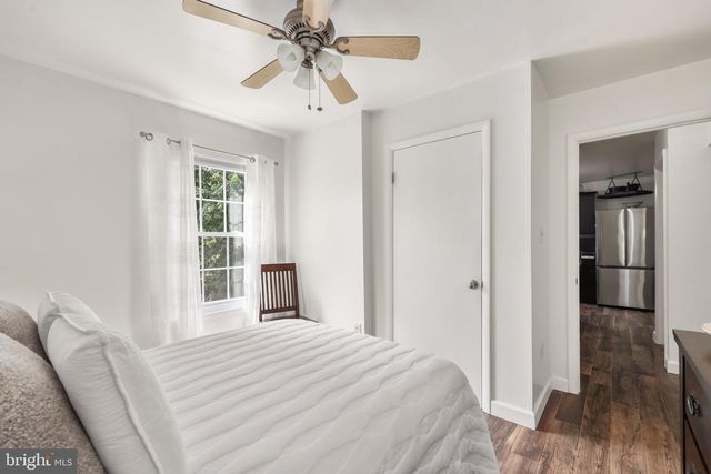5570 SAINT CHARLES DR, Woodbridge, VA 22193