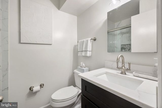 5570 SAINT CHARLES DR, Woodbridge, VA 22193