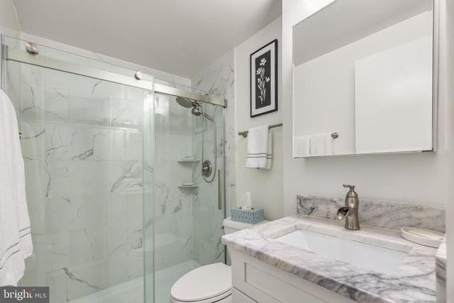 5570 SAINT CHARLES DR, Woodbridge, VA 22193