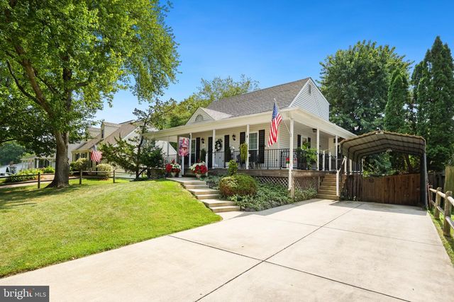 5570 SAINT CHARLES DR, Woodbridge, VA 22193