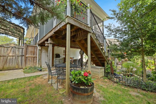5570 SAINT CHARLES DR, Woodbridge, VA 22193