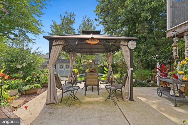 5570 SAINT CHARLES DR, Woodbridge, VA 22193