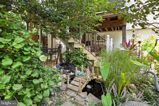 5570 SAINT CHARLES DR, Woodbridge, VA 22193