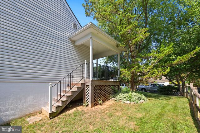 5570 SAINT CHARLES DR, Woodbridge, VA 22193