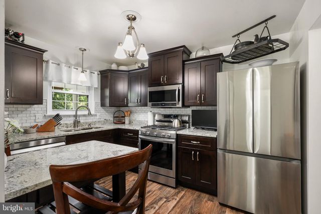 5570 SAINT CHARLES DR, Woodbridge, VA 22193