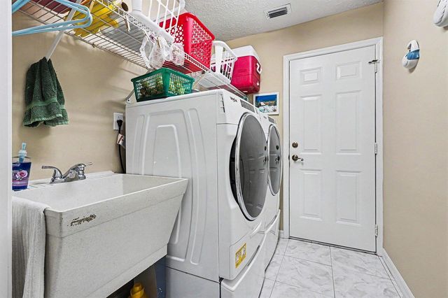 3306 SE Ford Lane SE, Port St. Lucie, FL 34984