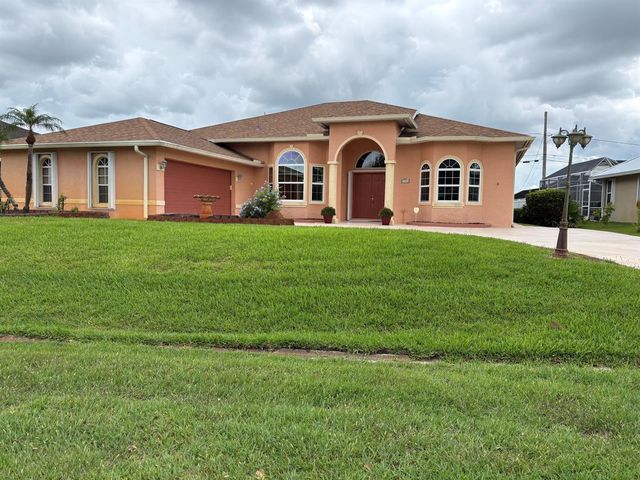 3306 SE Ford Lane SE, Port St. Lucie, FL 34984