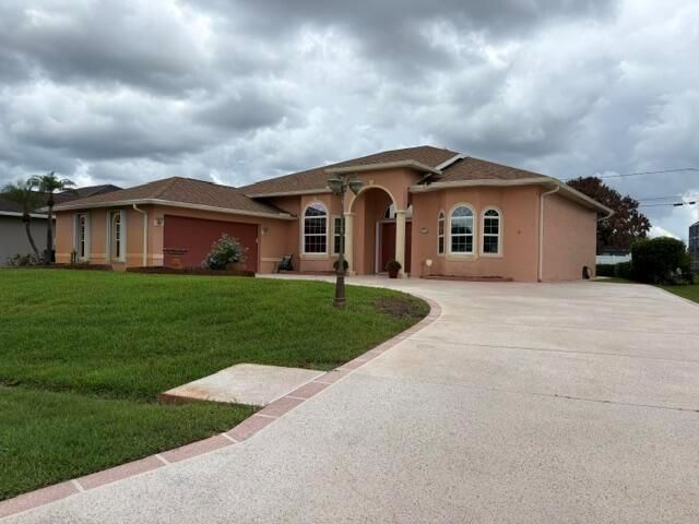 3306 SE Ford Lane SE, Port St. Lucie, FL 34984