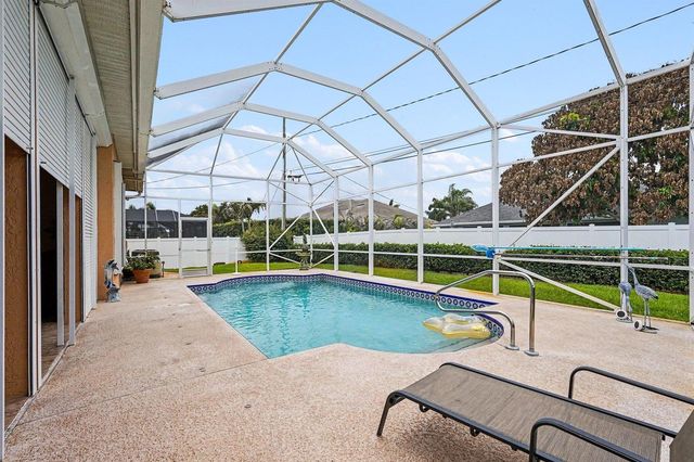 3306 SE Ford Lane SE, Port St. Lucie, FL 34984