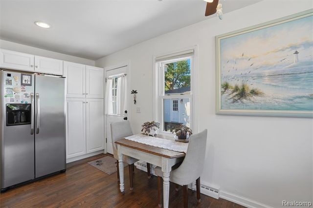 425 W Caroline Street, Fenton, MI 48430