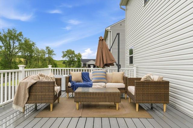 209 Scarlet Dr, Plum Boro, PA 15239