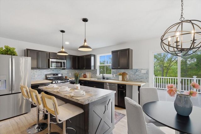 209 Scarlet Dr, Plum Boro, PA 15239