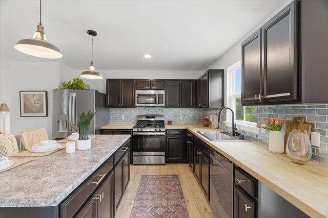 209 Scarlet Dr, Plum Boro, PA 15239