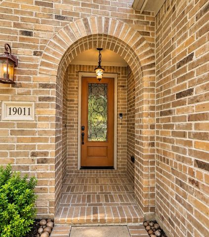 19011 Crest Cove Drive, Cypress, TX 77433