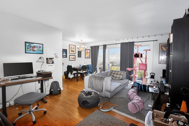 10111 Old Orchard Court 102, Skokie, IL 60076