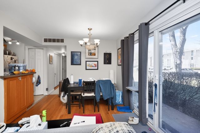 10111 Old Orchard Court 102, Skokie, IL 60076