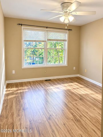 35 Ironwood Court, Middletown, NJ 07748