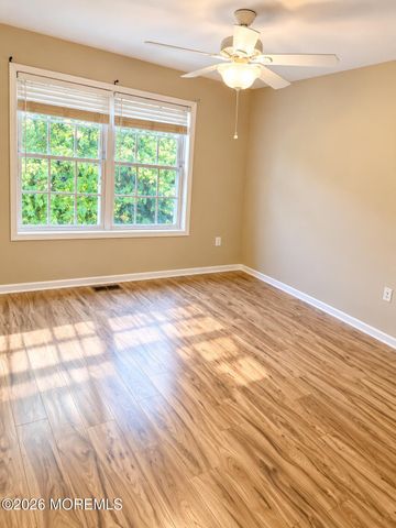 35 Ironwood Court, Middletown, NJ 07748