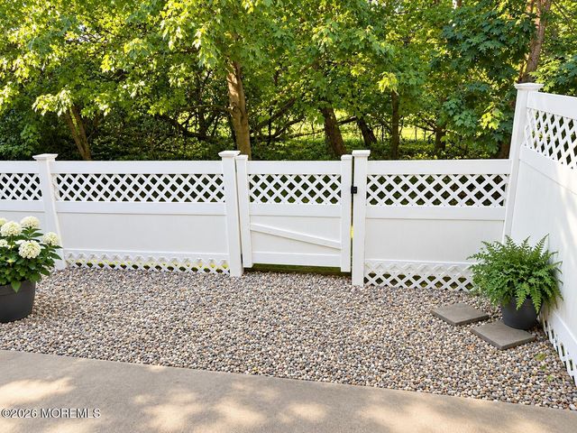 35 Ironwood Court, Middletown, NJ 07748