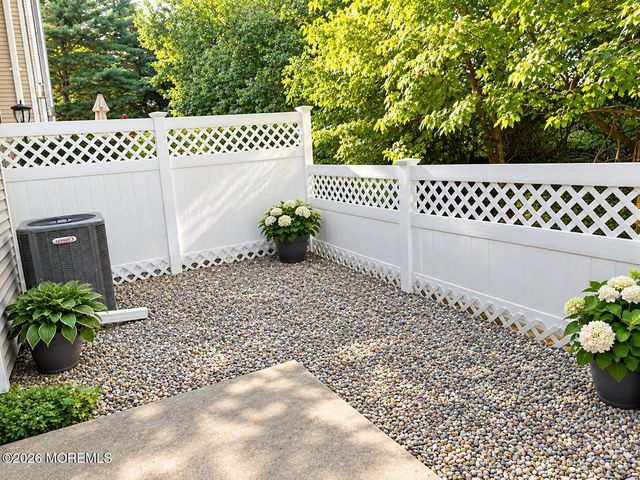 35 Ironwood Court, Middletown, NJ 07748