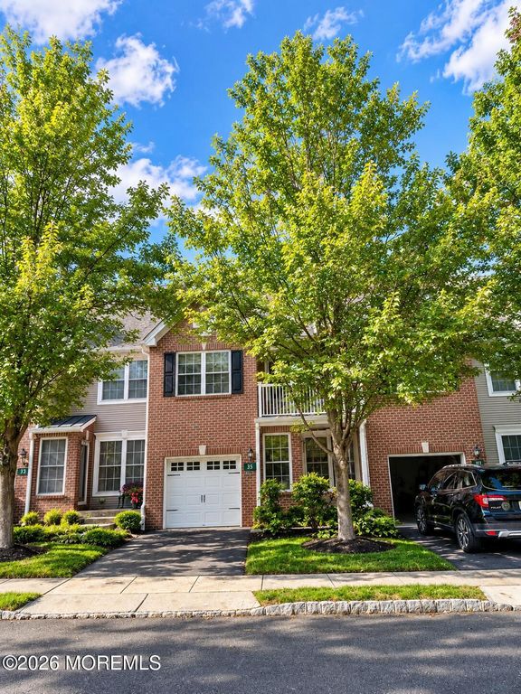 35 Ironwood Court, Middletown, NJ 07748