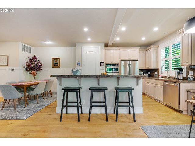 4798 AUBURN Ln, Lake Oswego, OR 97035