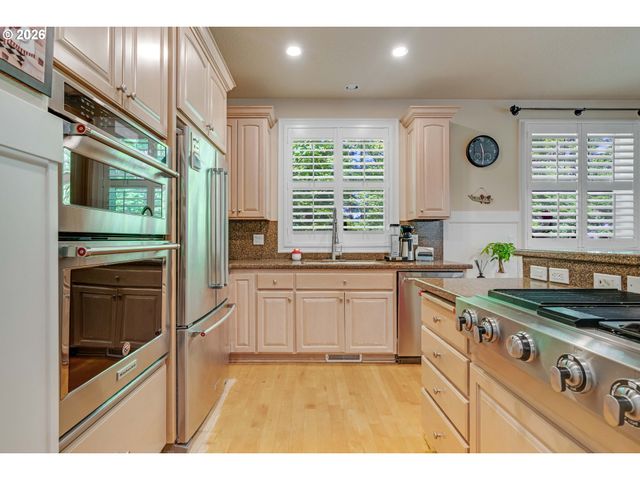 4798 AUBURN Ln, Lake Oswego, OR 97035