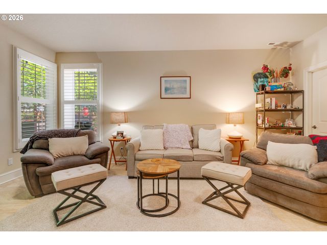 4798 AUBURN Ln, Lake Oswego, OR 97035
