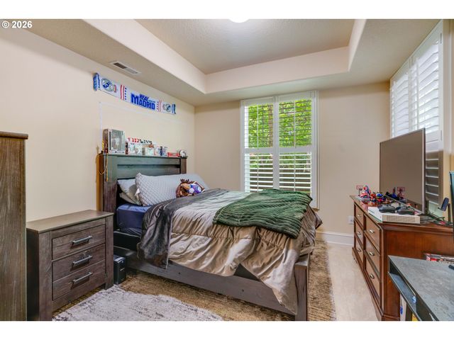 4798 AUBURN Ln, Lake Oswego, OR 97035