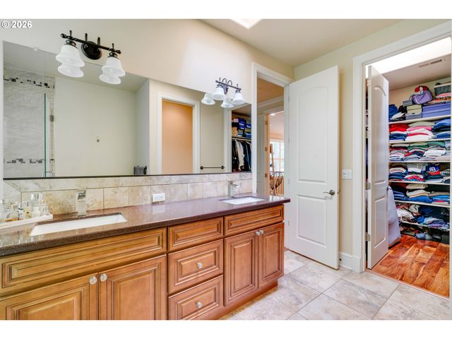 4798 AUBURN Ln, Lake Oswego, OR 97035