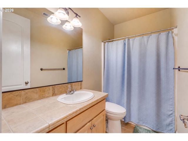 4798 AUBURN Ln, Lake Oswego, OR 97035