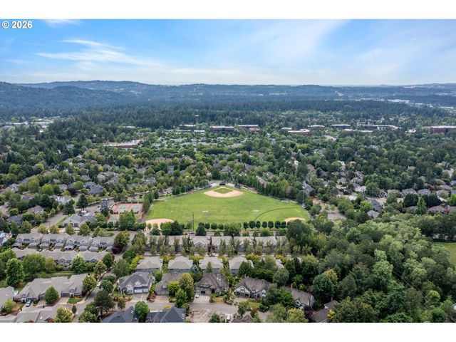 4798 AUBURN Ln, Lake Oswego, OR 97035