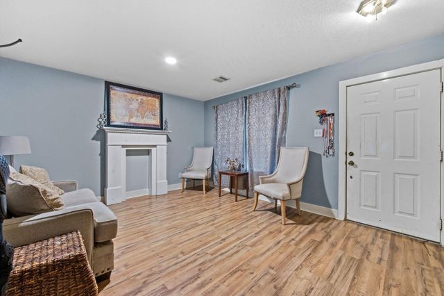 414 Binnacle Way, Crosby, TX 77532