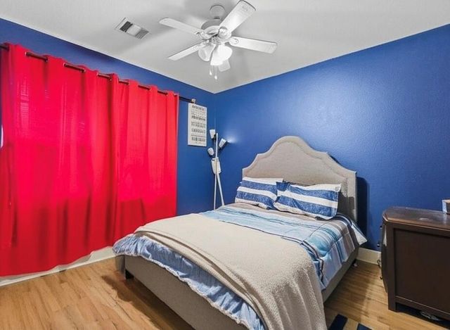 414 Binnacle Way, Crosby, TX 77532