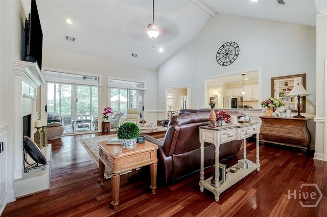 3 Oak Park Place, Savannah, GA 31405