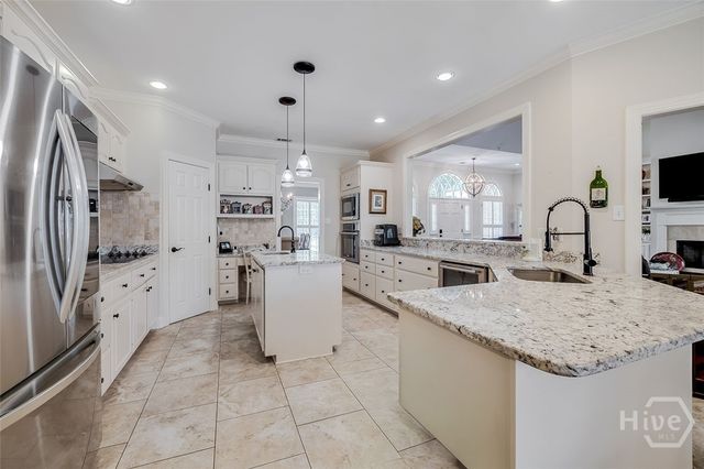 3 Oak Park Place, Savannah, GA 31405
