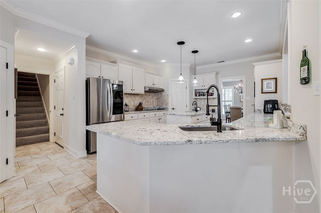 3 Oak Park Place, Savannah, GA 31405