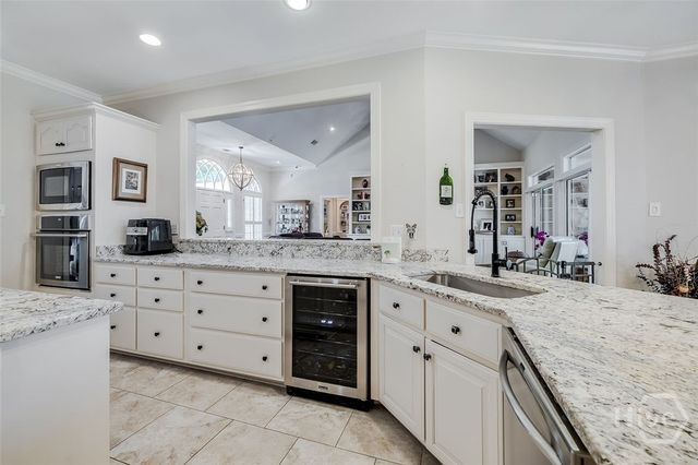 3 Oak Park Place, Savannah, GA 31405