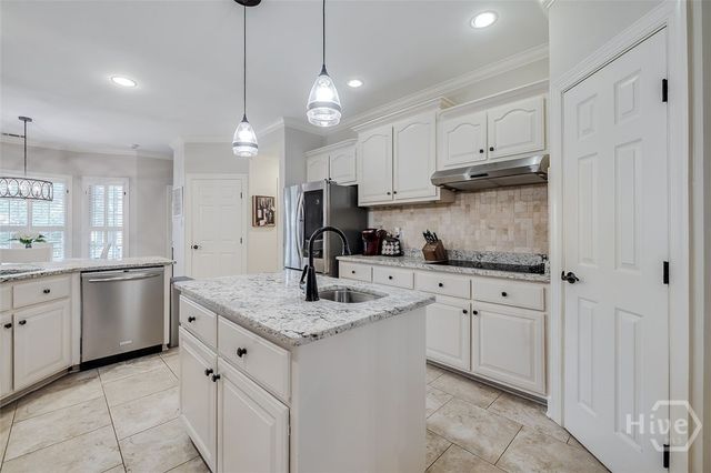 3 Oak Park Place, Savannah, GA 31405