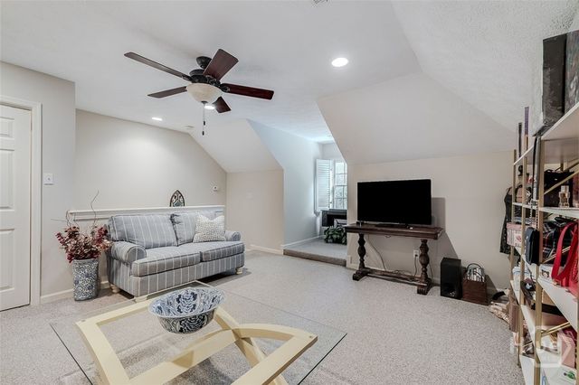 3 Oak Park Place, Savannah, GA 31405